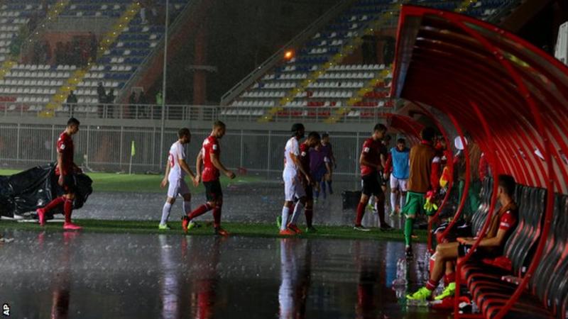 Albania v Makedonia Dihentikan, Lapangan Mirip Kubangan Kerbau